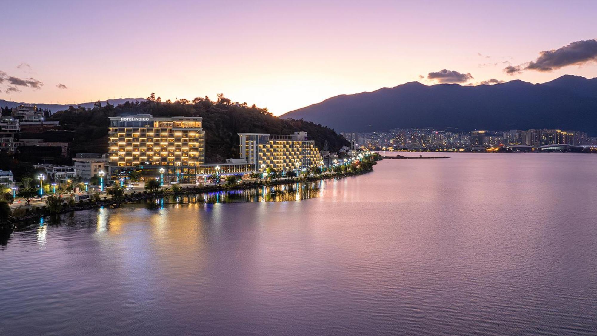 Hotel Indigo Dali Erhai, an IHG Hotel Bagian luar foto